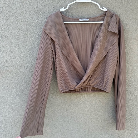 Zara Tops - Zara Flowy Long Sleeve Top